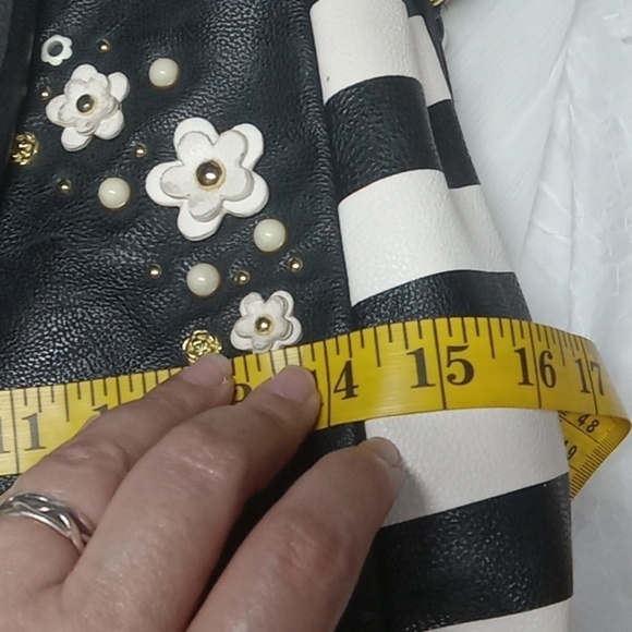 Betsy Johnson crossbody shoulderbag - Picture 8 of 10